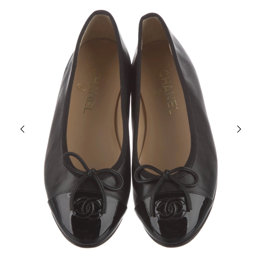Chanel Interlocking CC Logo Leather Ballet Flats (37.5)